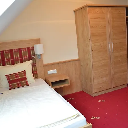 Отель Landgasthof Roessle 3*